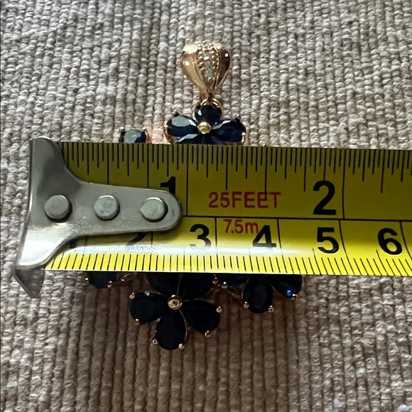 Elegant Asian Style Yellow Gold plated and Blue cubic diamonds Floral Pendant - Picture 5 of 6